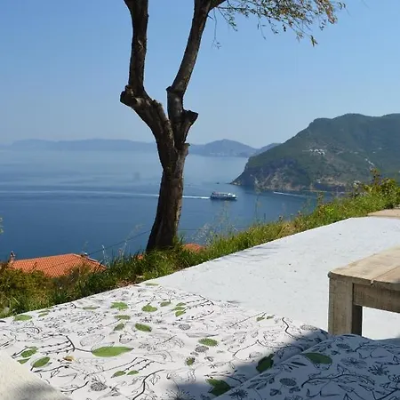 Villa Elea,suberb Seaview,nearby Beach And Town.