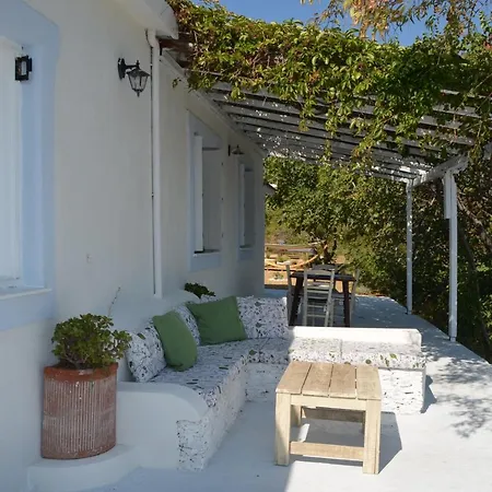 Elea,suberb Seaview,nearby Beach And Town. *