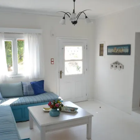 Elea,suberb Seaview,nearby Beach And Town. 스코펠로스 타운