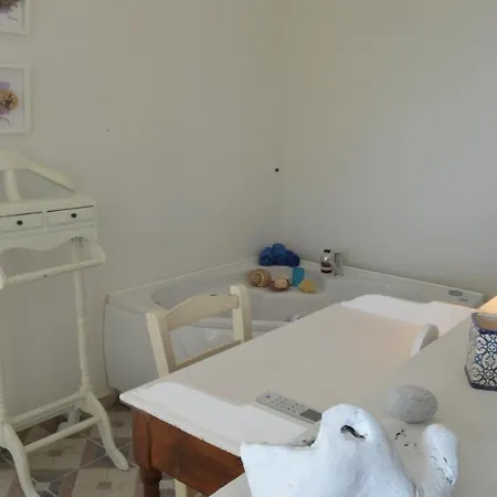 Villa Elea,suberb Seaview,nearby Beach And Town. *